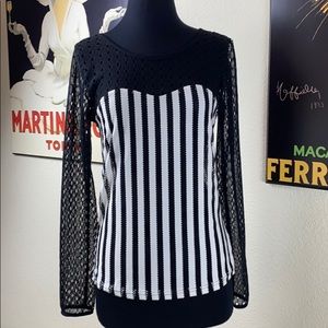 Stylish  black & white knit top size small